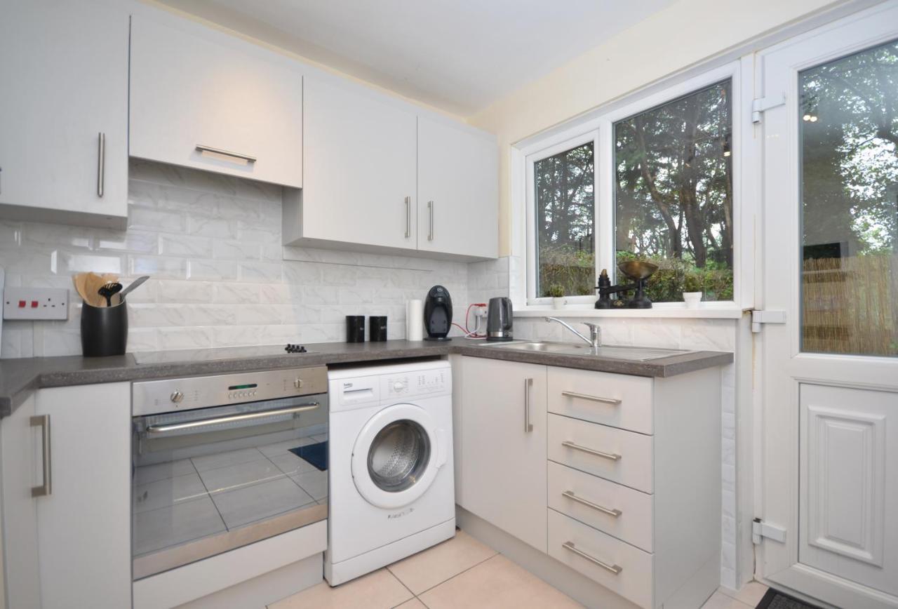 Bright Stylish 2 Bedroom Garden Apartment South Belfast Close To Everything Exteriör bild